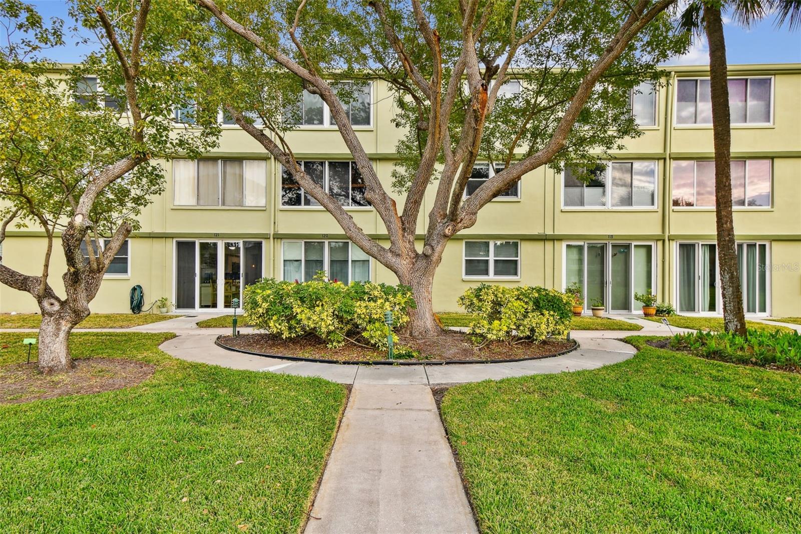 Details for 4890 Bay Street Ne 121, ST PETERSBURG, FL 33703