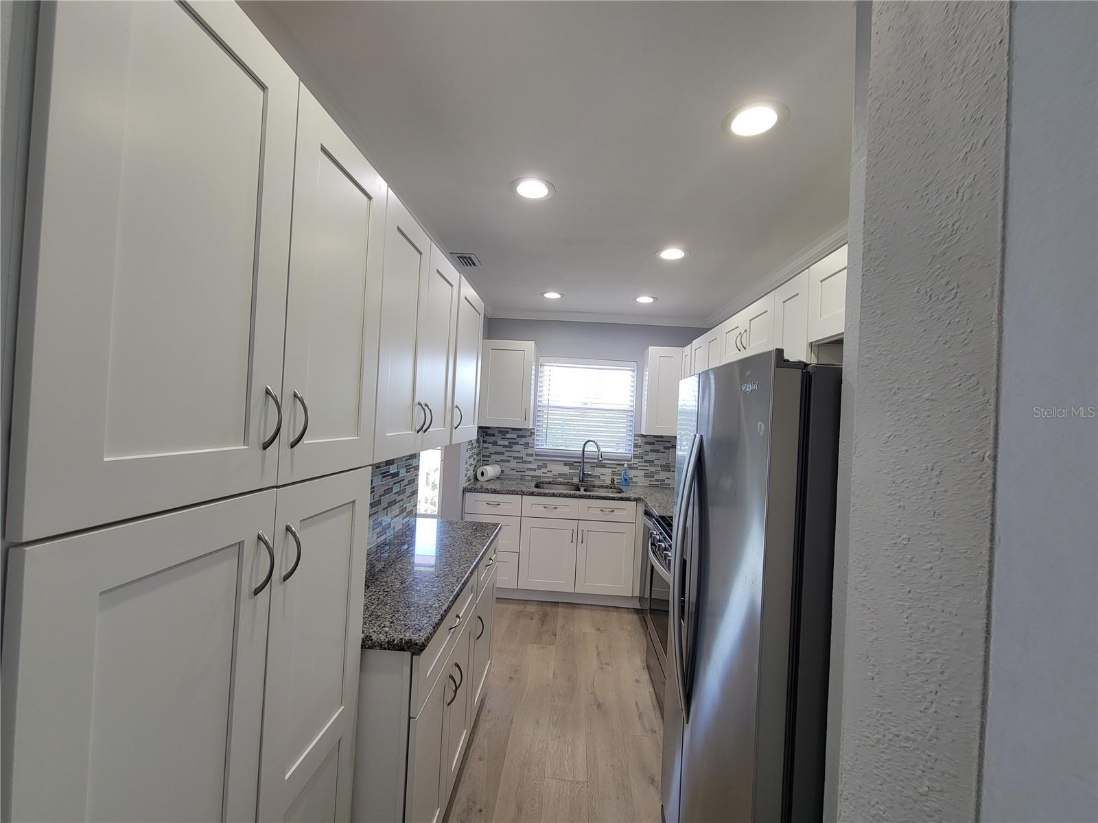 Listing photo id 10 for 9950 62nd Terrace N 410