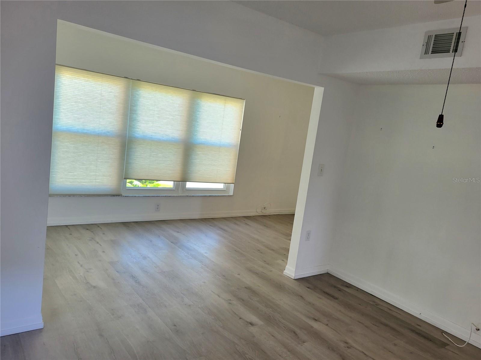 Listing photo id 12 for 9950 62nd Terrace N 410