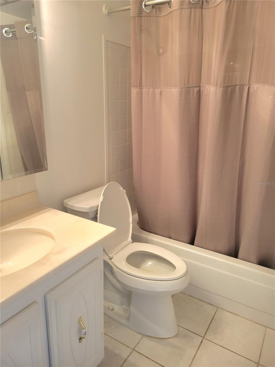 Listing photo id 14 for 9950 62nd Terrace N 410