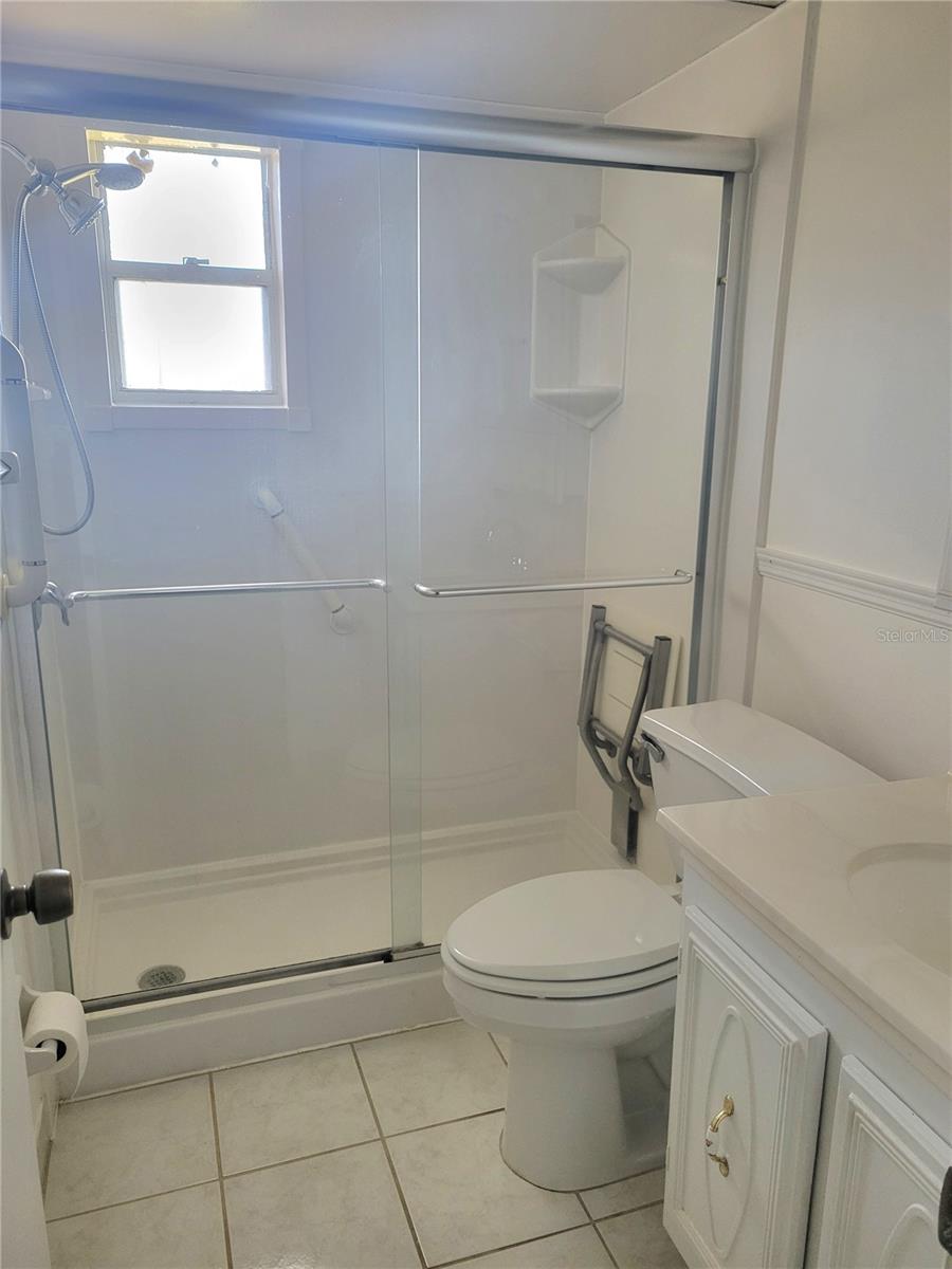 Listing photo id 18 for 9950 62nd Terrace N 410