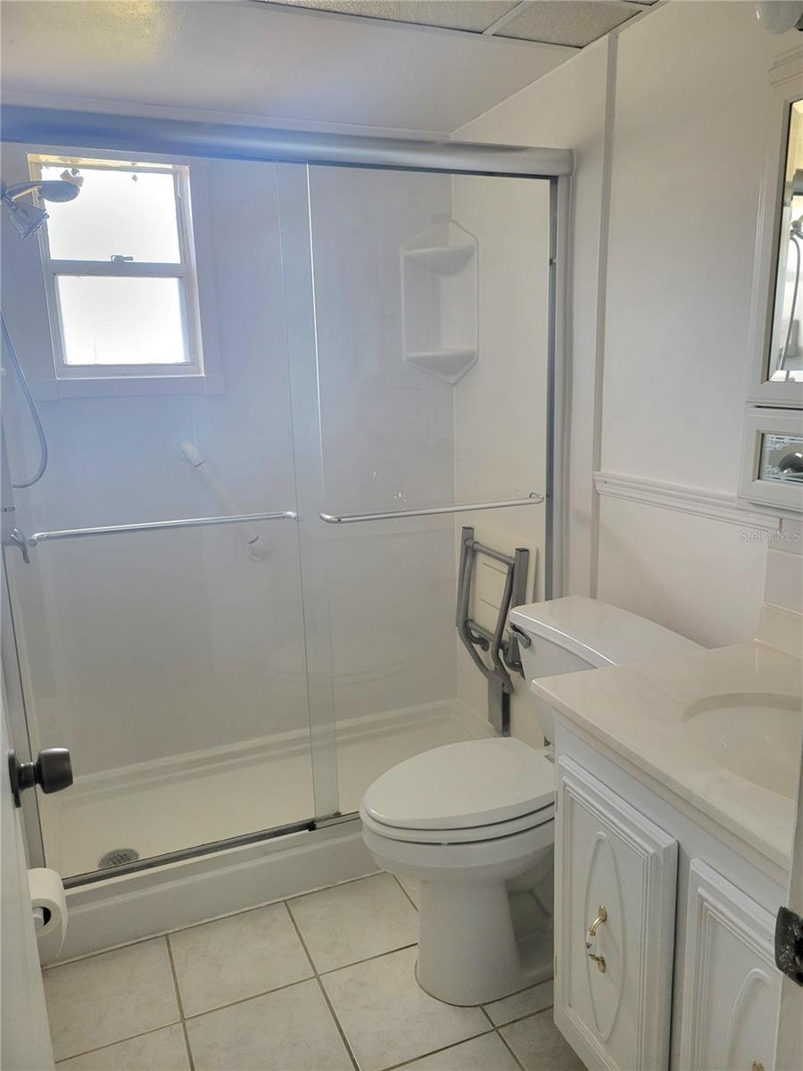 Listing photo id 19 for 9950 62nd Terrace N 410