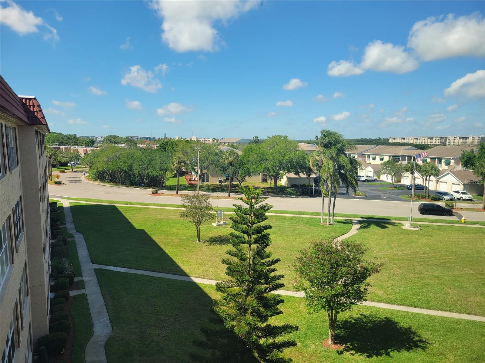 Listing photo id 26 for 9950 62nd Terrace N 410