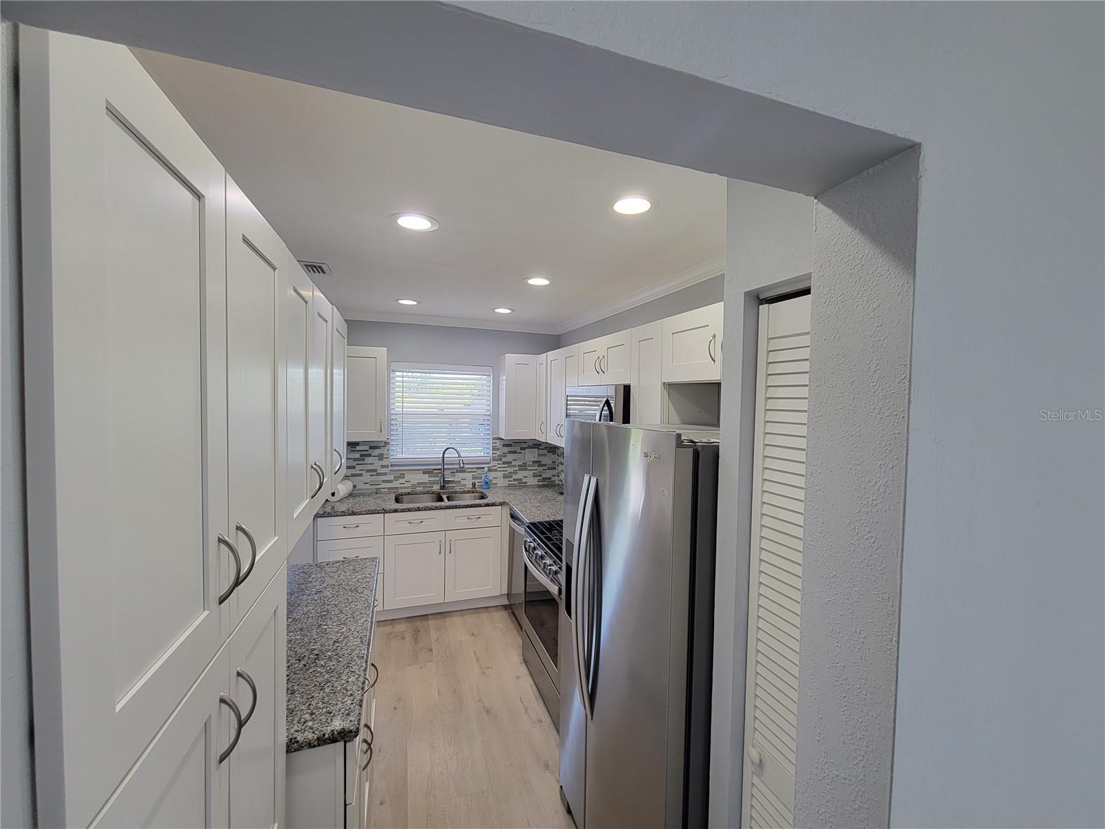 Listing photo id 32 for 9950 62nd Terrace N 410