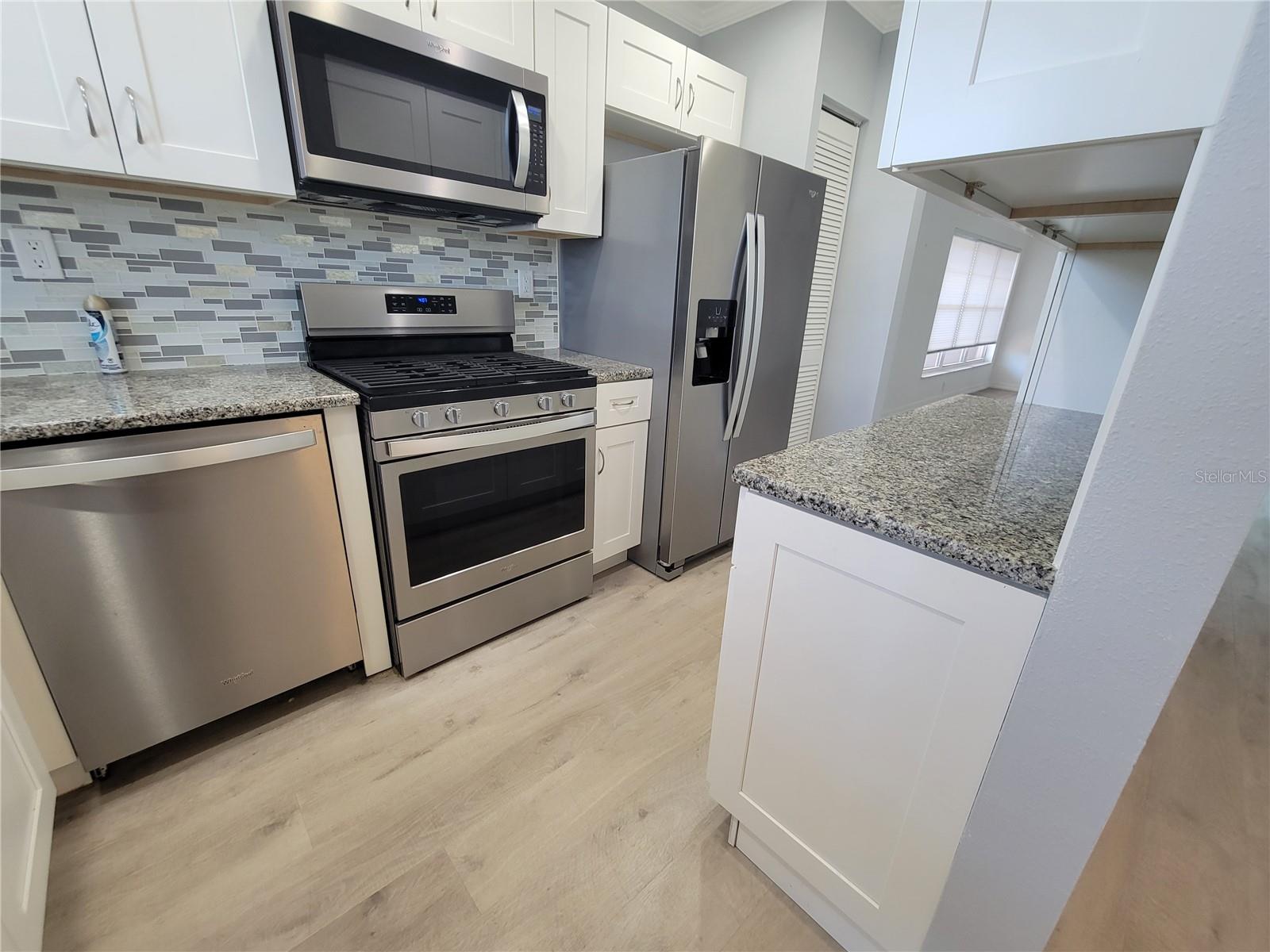Listing photo id 5 for 9950 62nd Terrace N 410