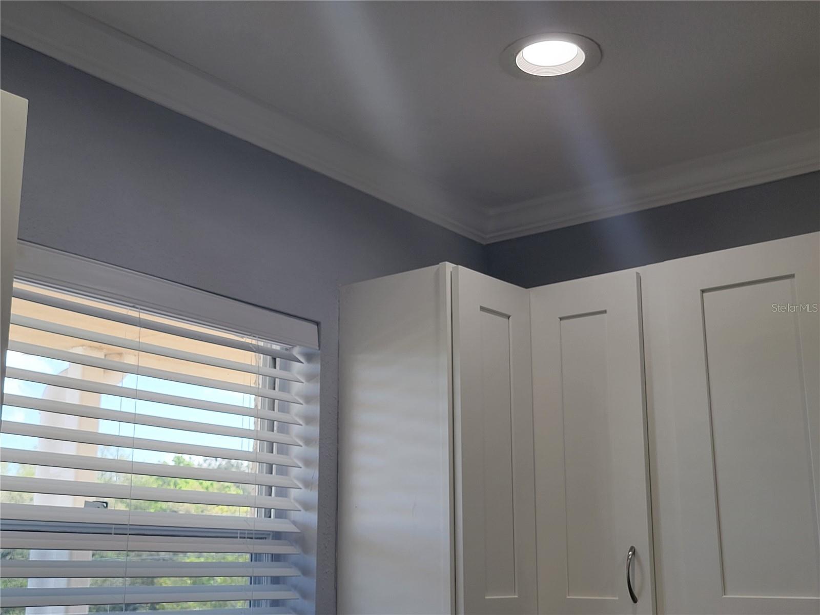 Listing photo id 6 for 9950 62nd Terrace N 410