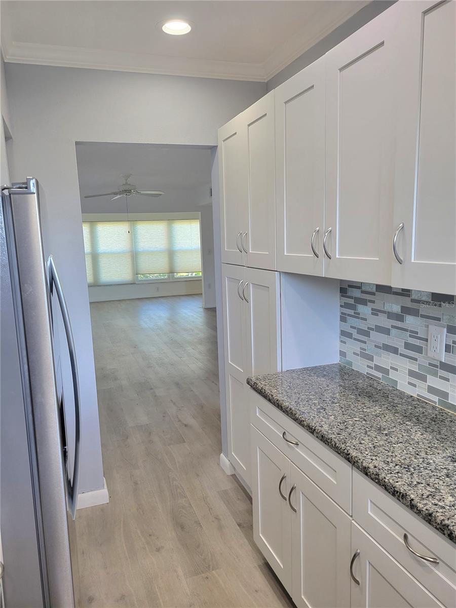 Listing photo id 7 for 9950 62nd Terrace N 410