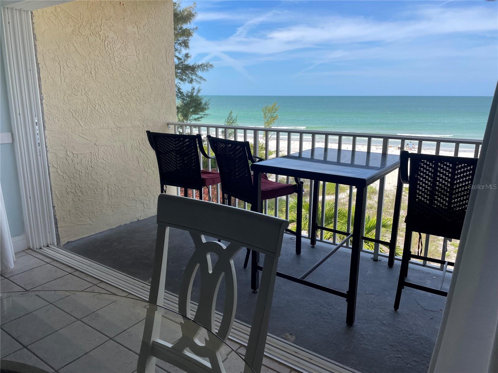 Listing photo id 51 for 20204 Gulf Boulevard 9