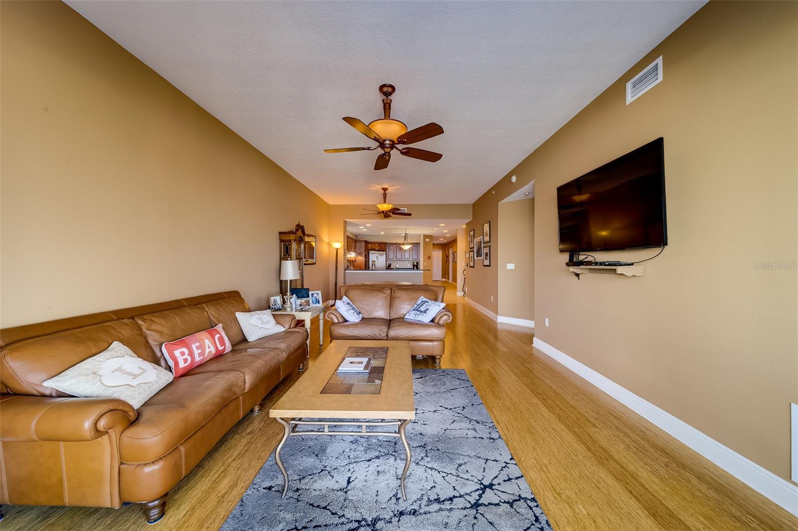 Listing photo id 13 for 17735 Gulf Boulevard 202