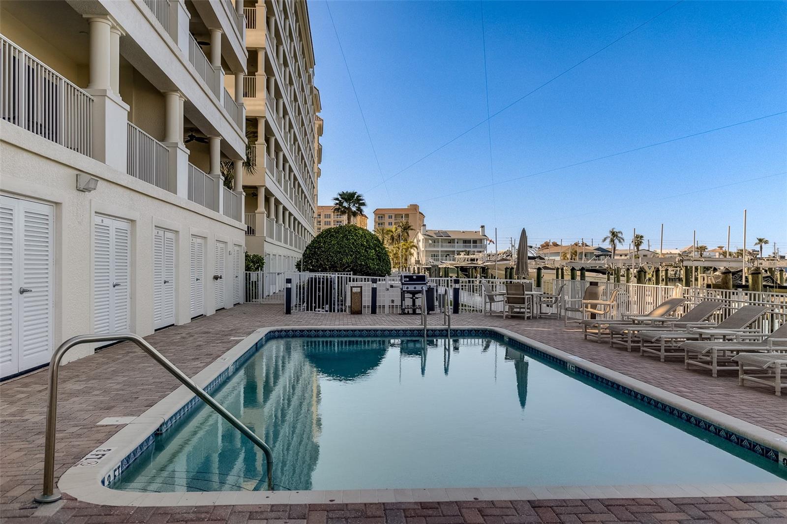 Listing photo id 32 for 17735 Gulf Boulevard 202