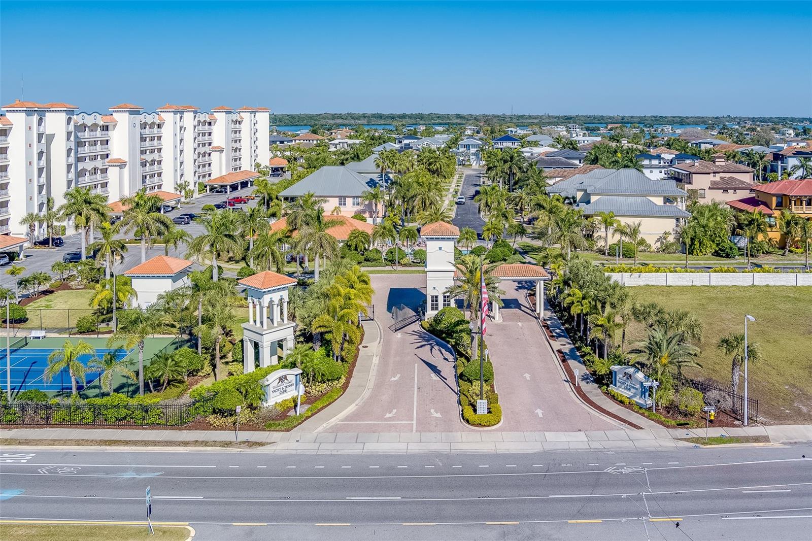 Listing photo id 38 for 17735 Gulf Boulevard 202