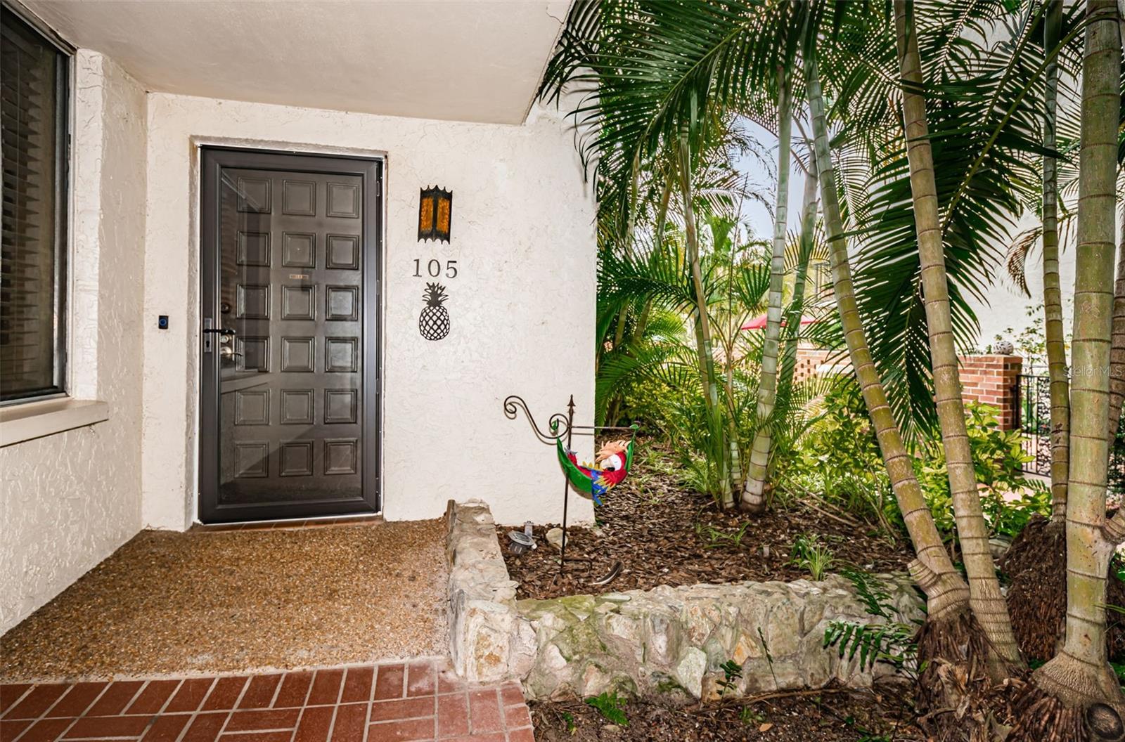 Listing photo id 12 for 2699 Seville Boulevard 105