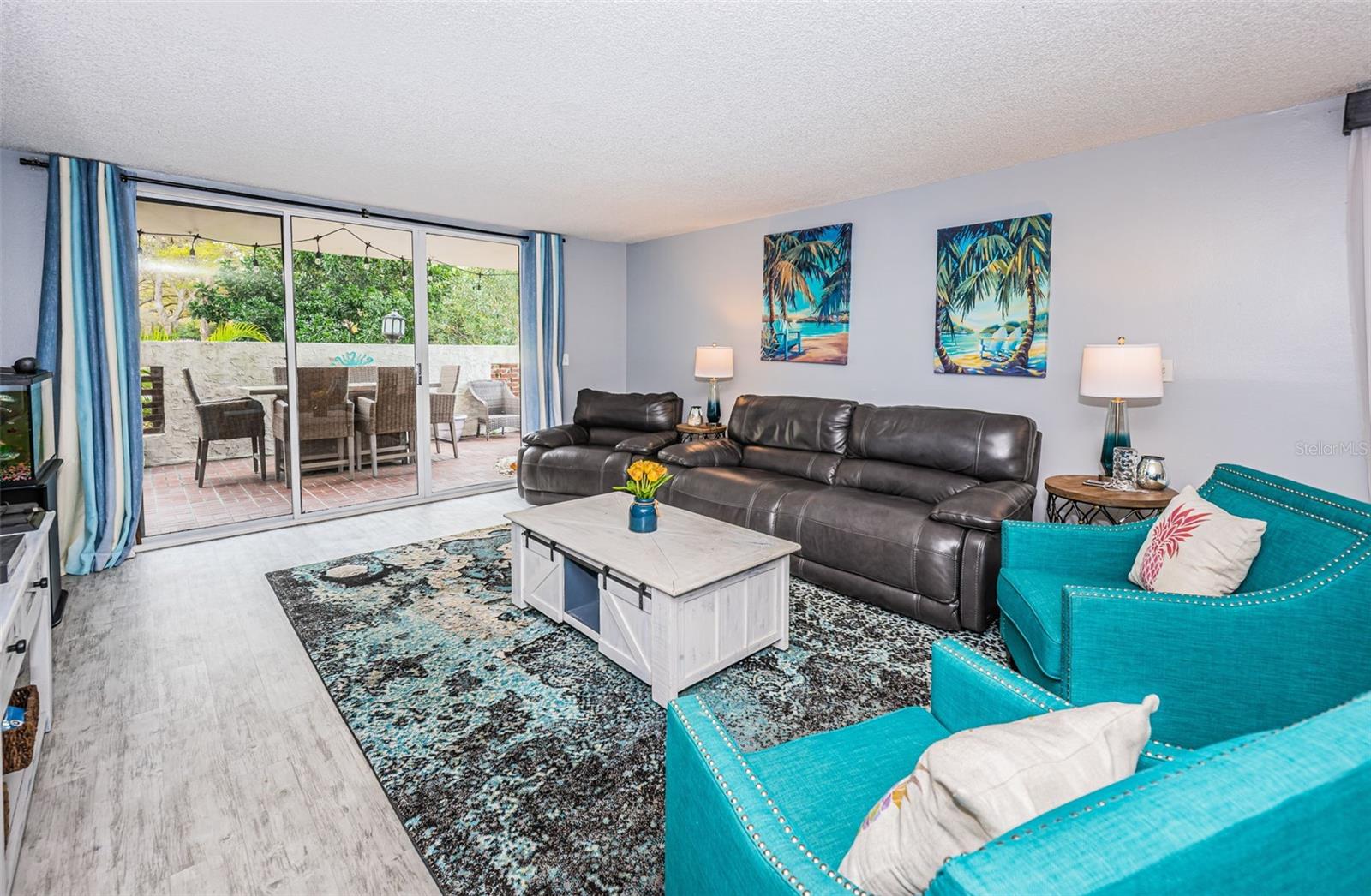 Listing photo id 13 for 2699 Seville Boulevard 105