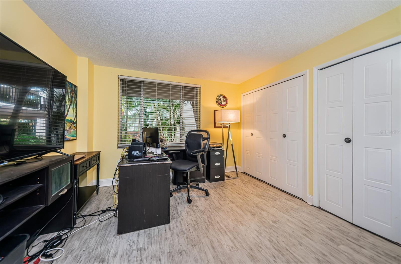 Listing photo id 26 for 2699 Seville Boulevard 105