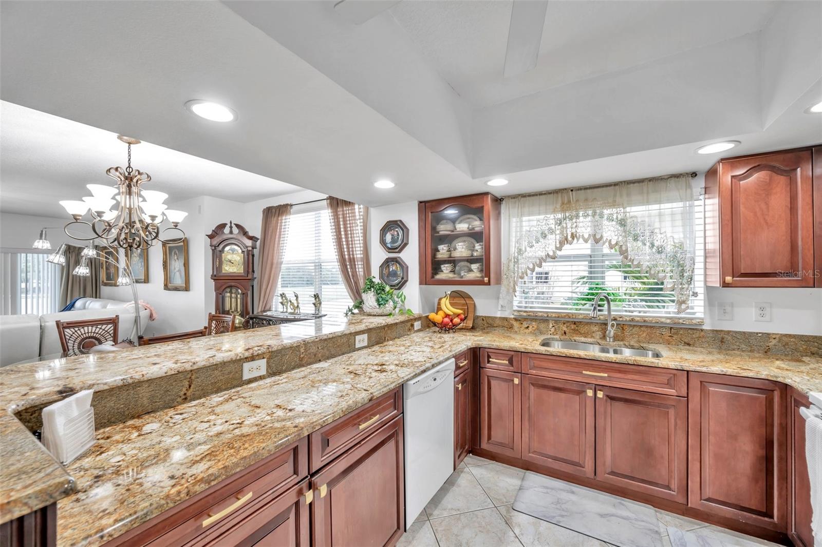 Listing photo id 30 for 1200 Country Club Drive 2106