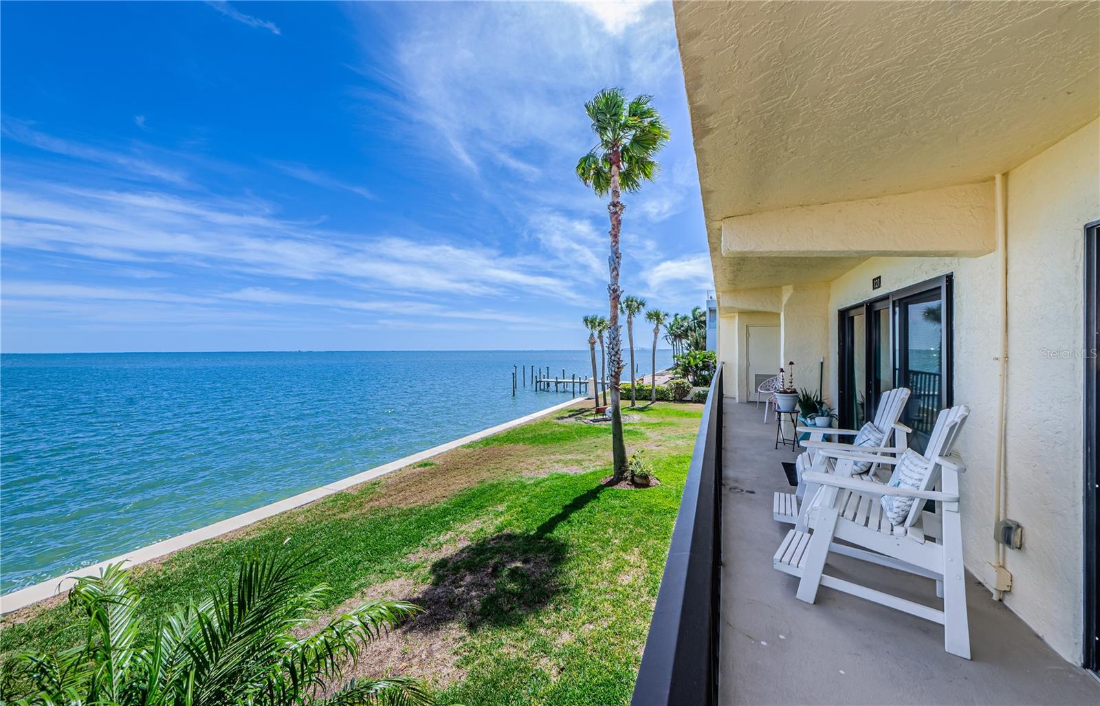 Listing photo id 3 for 7540 Sunshine Skyway Lane S 121