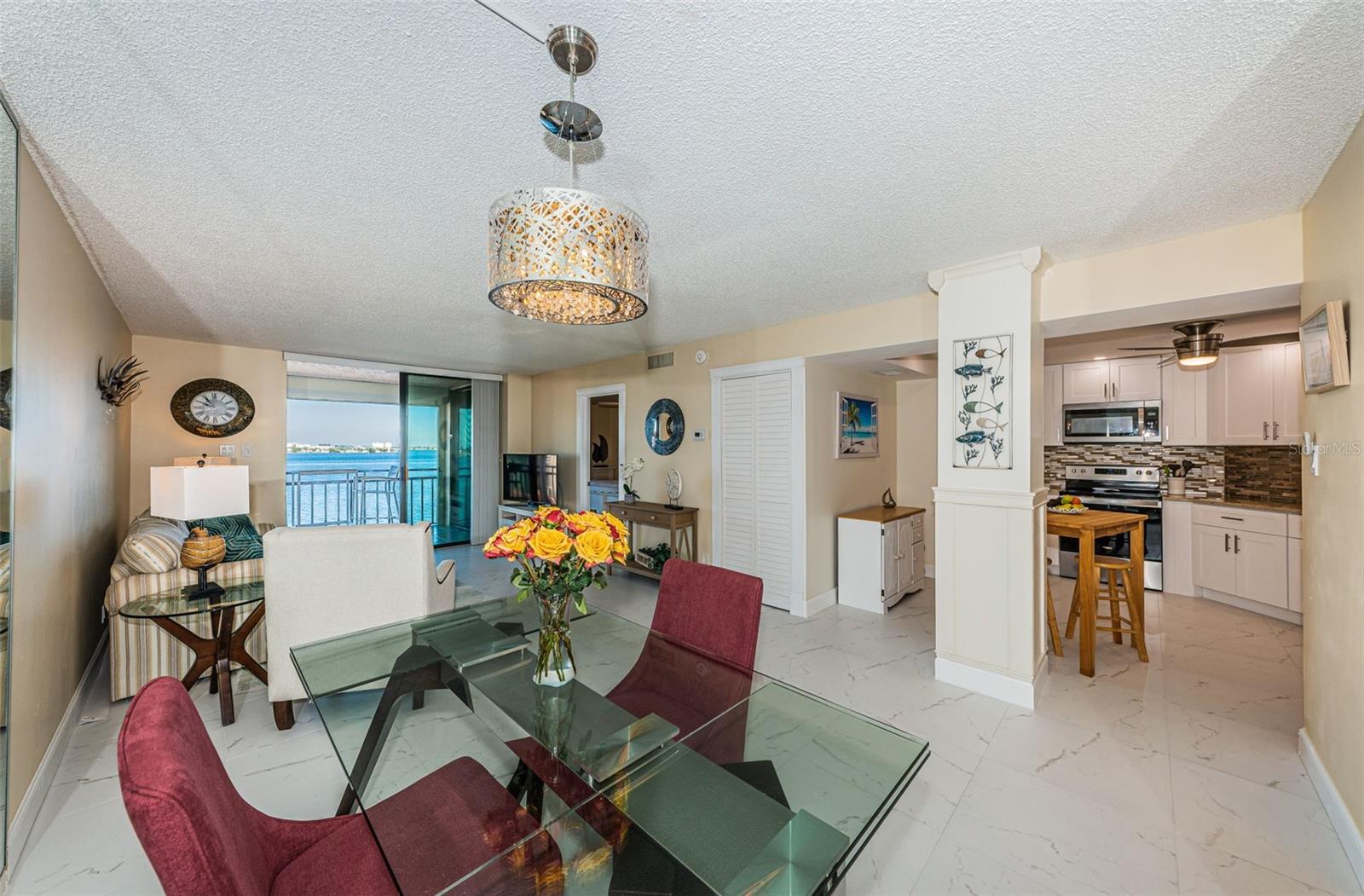 Image 5 of 18 For 6051 Sun Boulevard 607