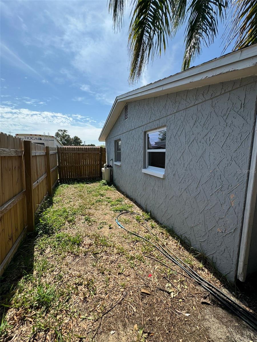 Listing photo id 26 for 7615 Marechal Avenue