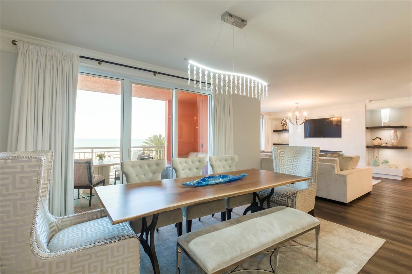 Listing photo id 16 for 301 Gulfview Boulevard 304