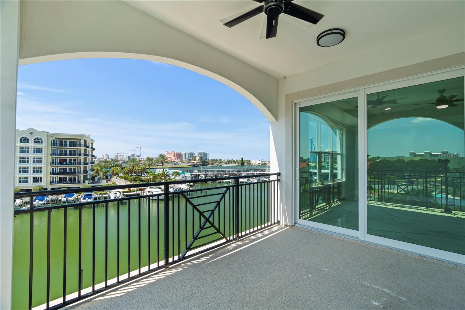 Listing photo id 9 for 211 Dolphin Point 301