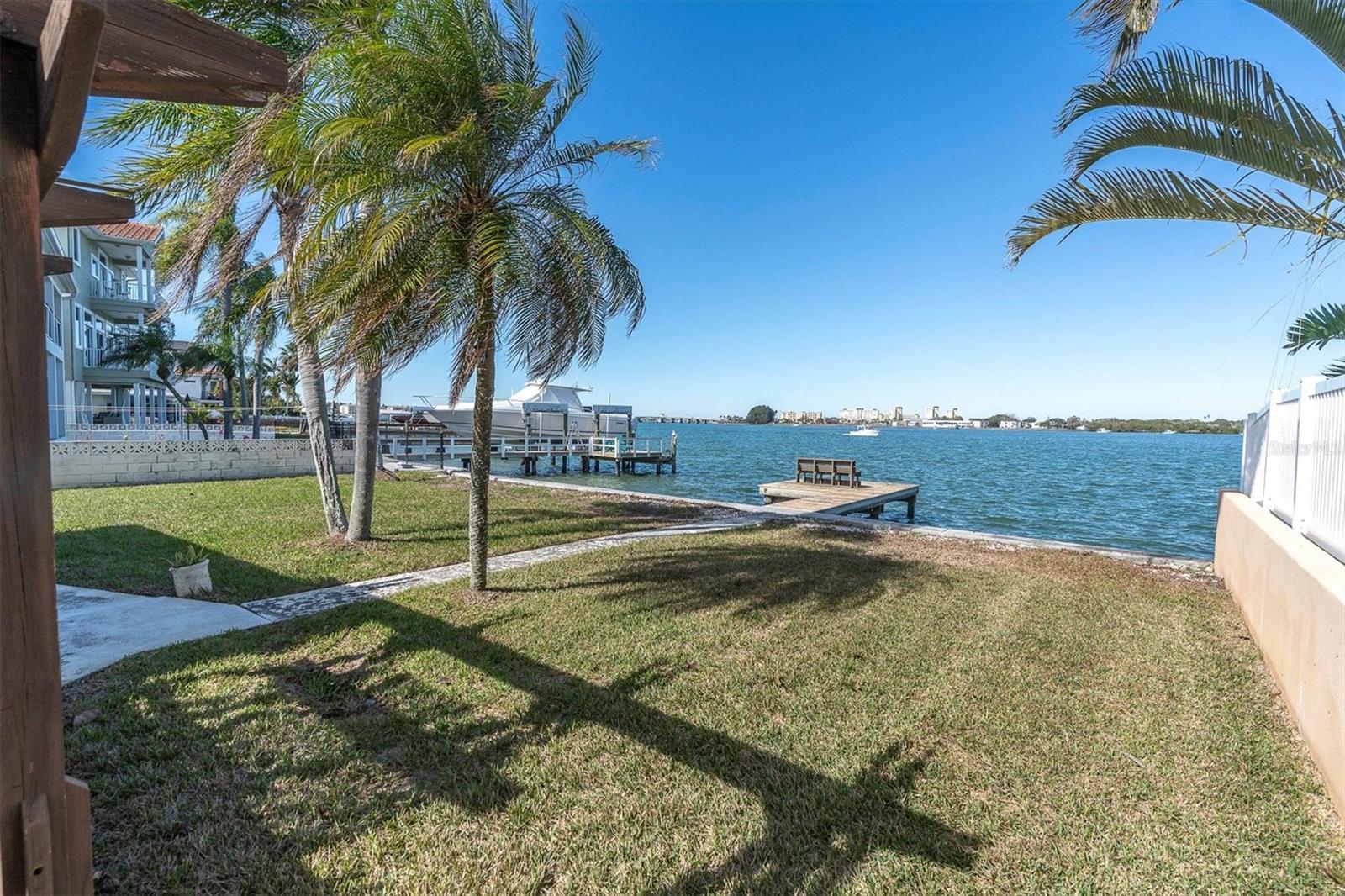 Listing photo id 22 for 852 Bay Point Drive