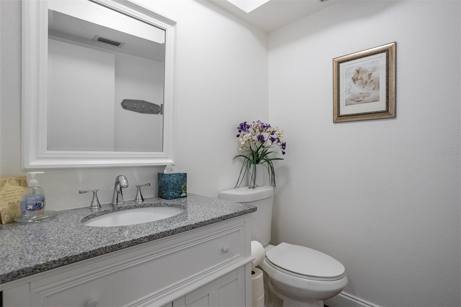 Listing photo id 11 for 2612 Pearce Drive 302