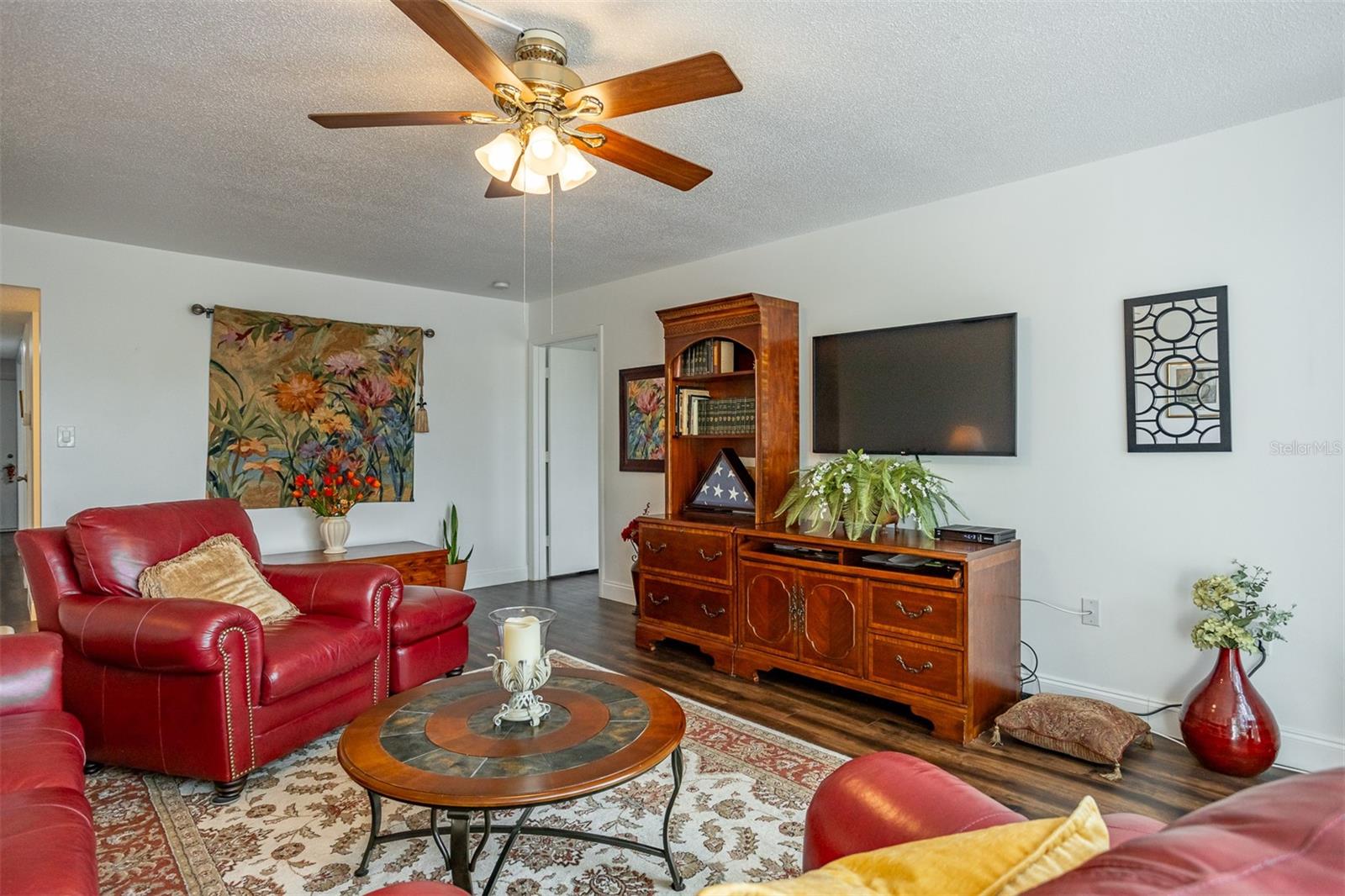 Listing photo id 12 for 2612 Pearce Drive 302