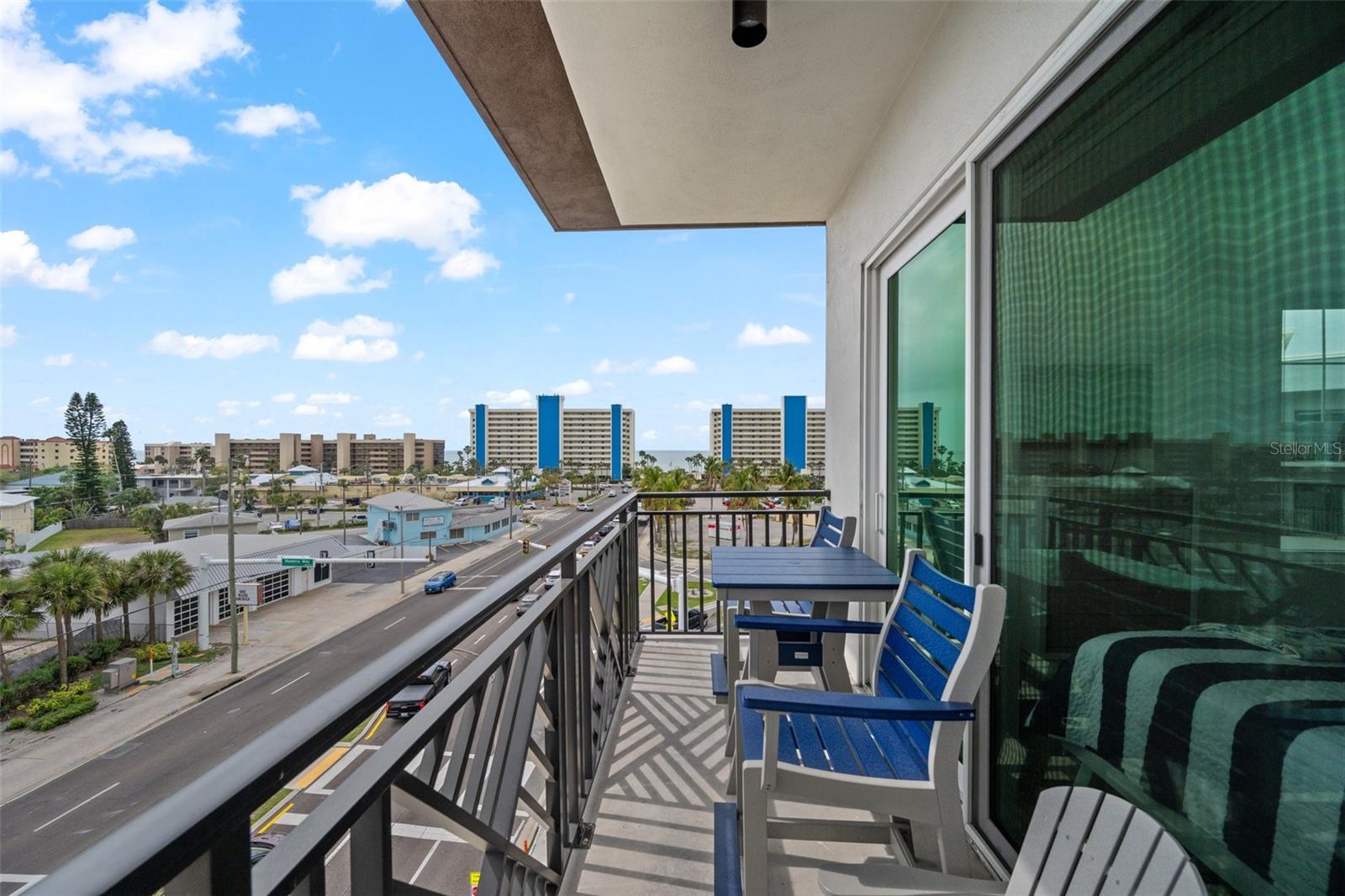 Listing photo id 10 for 300 150th Avenue 510