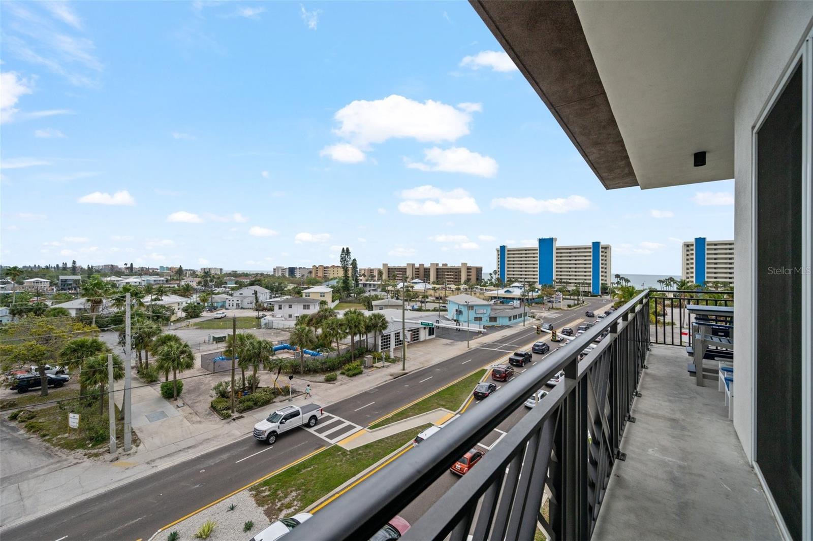 Listing photo id 11 for 300 150th Avenue 510