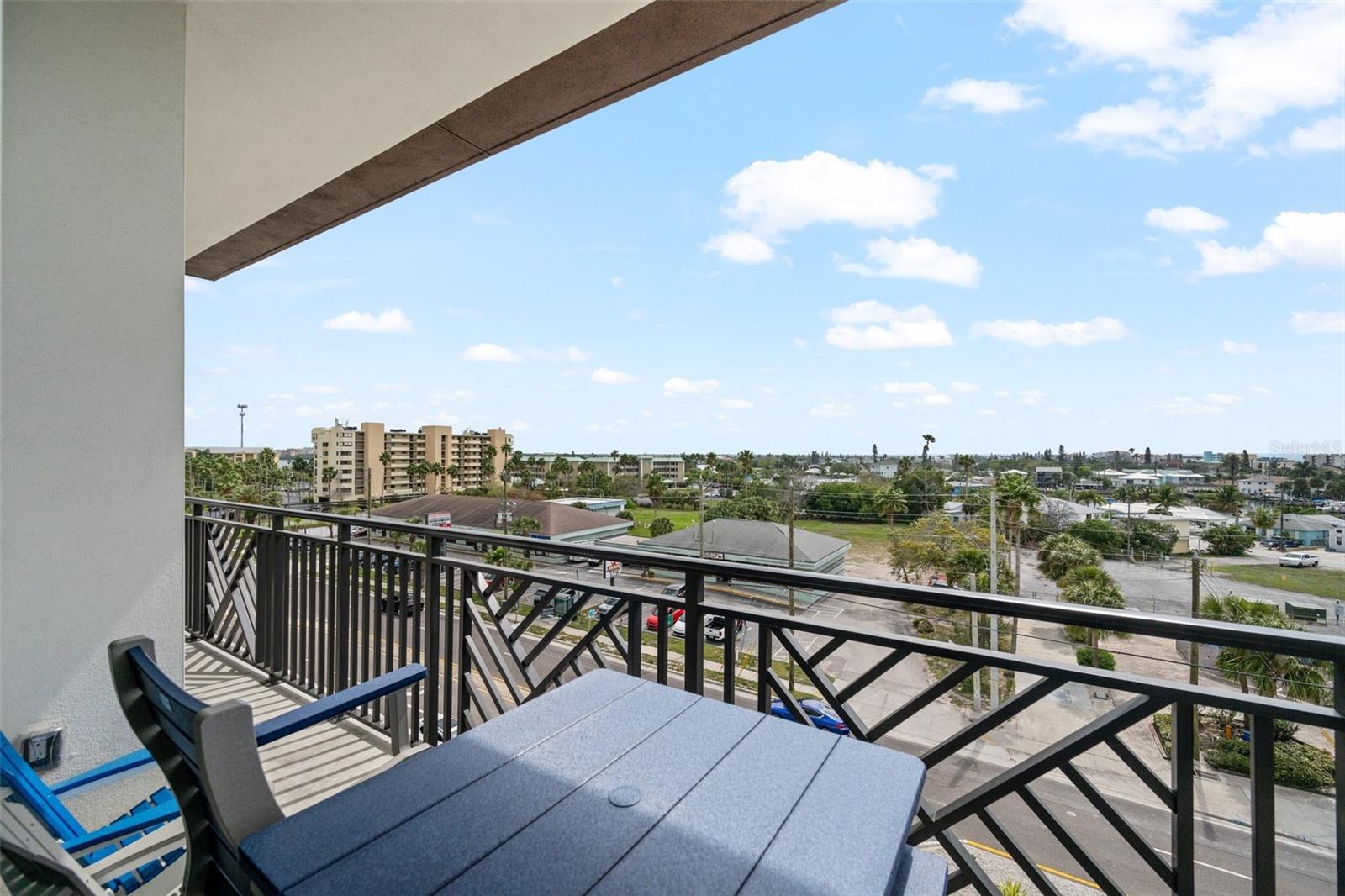 Listing photo id 7 for 300 150th Avenue 510