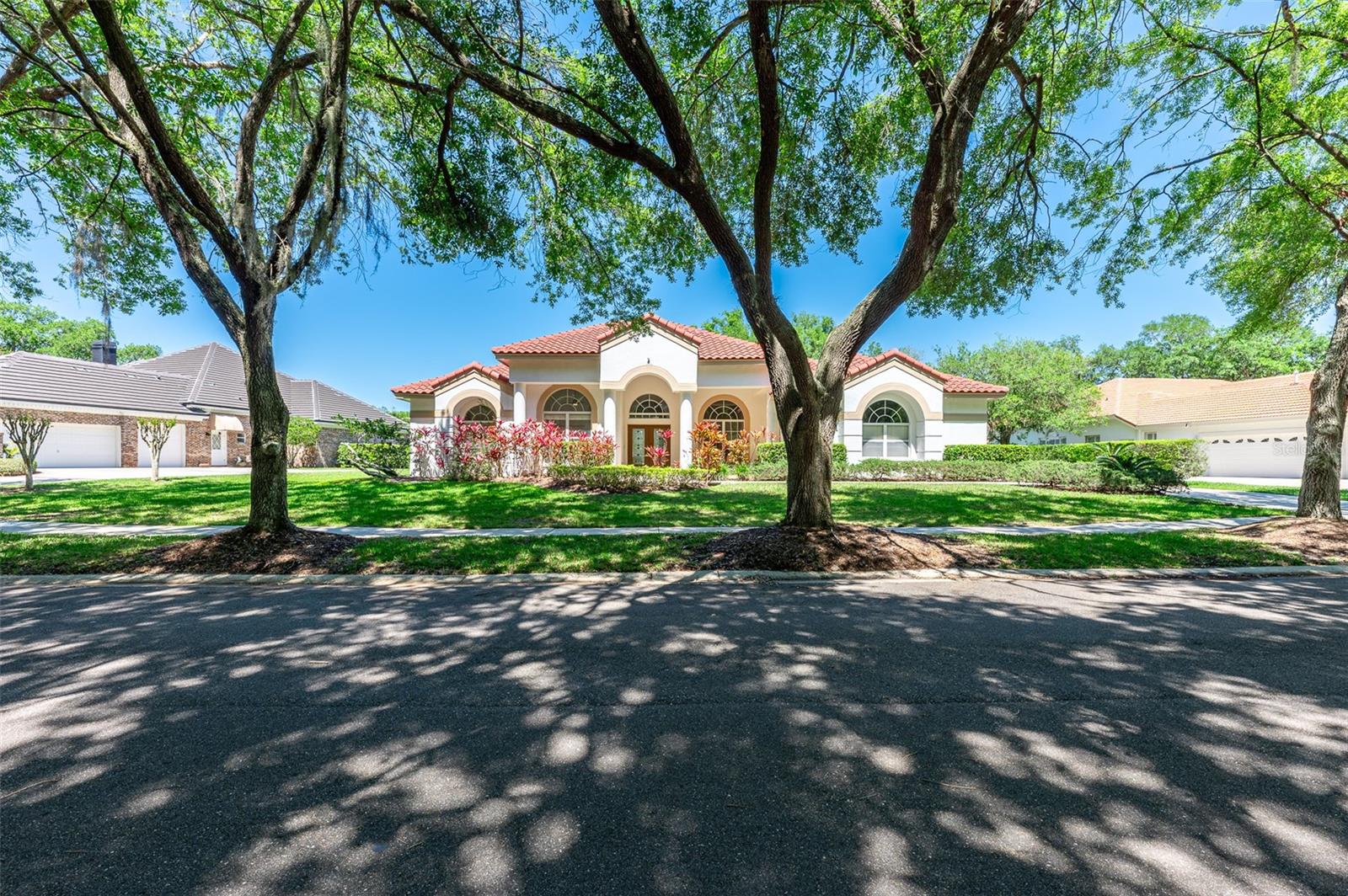 Listing photo id 1 for 8957 Magnolia Chase Circle