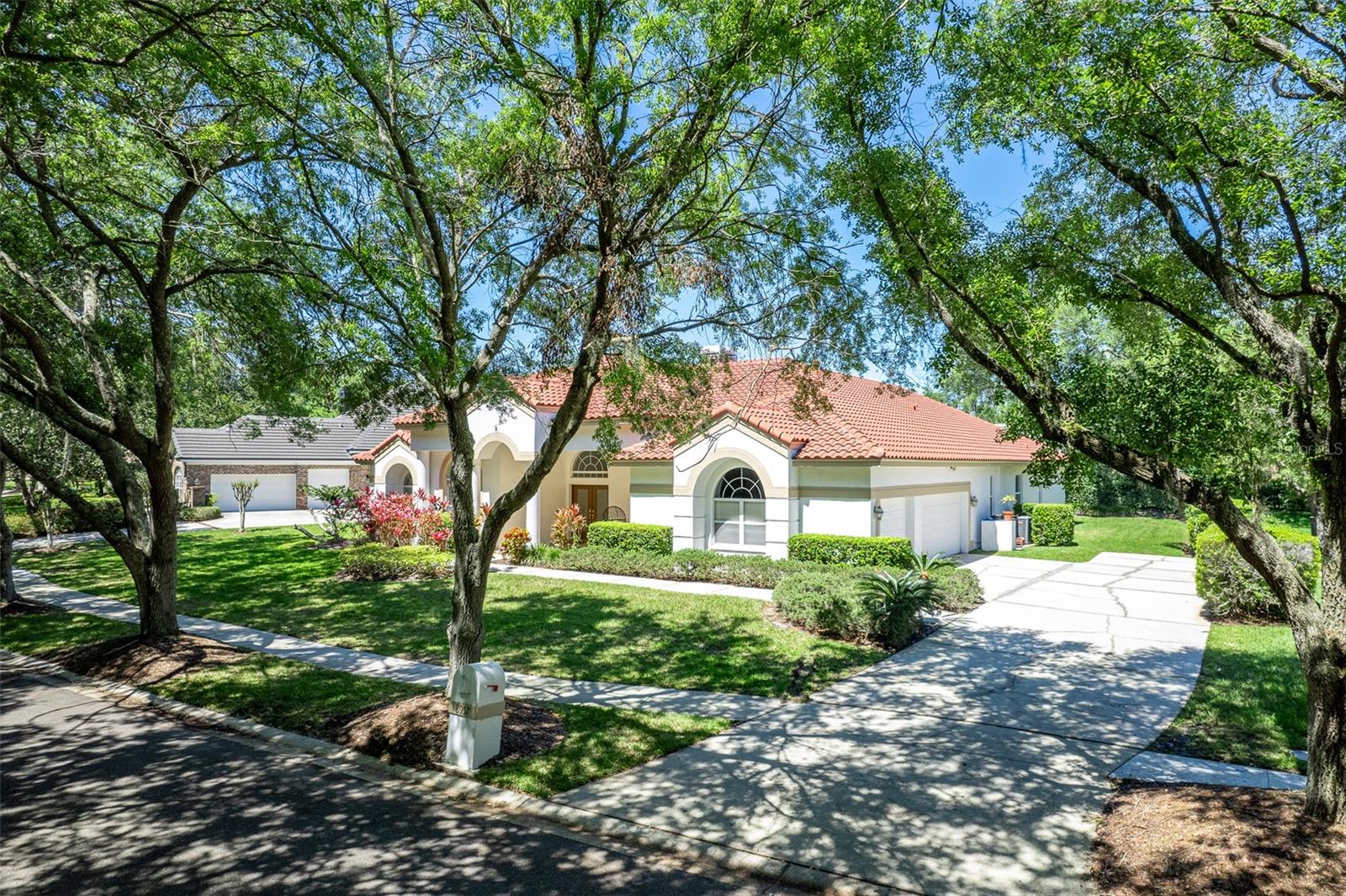 Listing photo id 3 for 8957 Magnolia Chase Circle