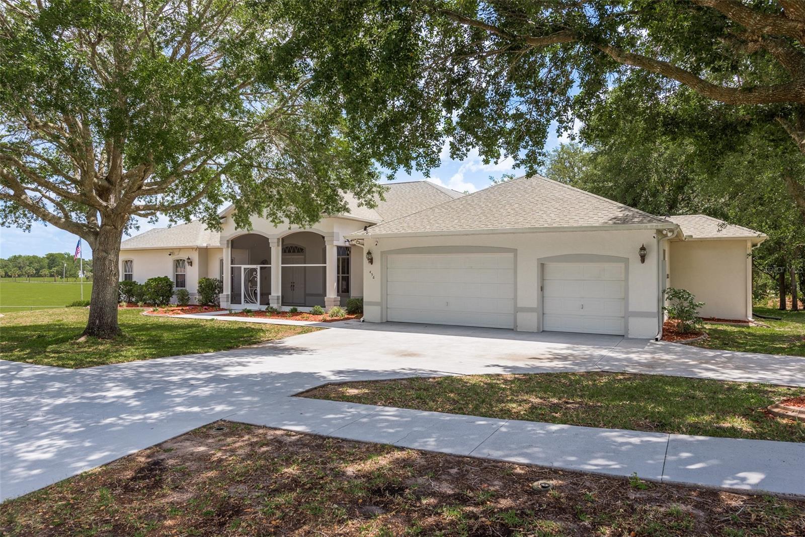 Listing photo id 2 for 456 Diamond Drive