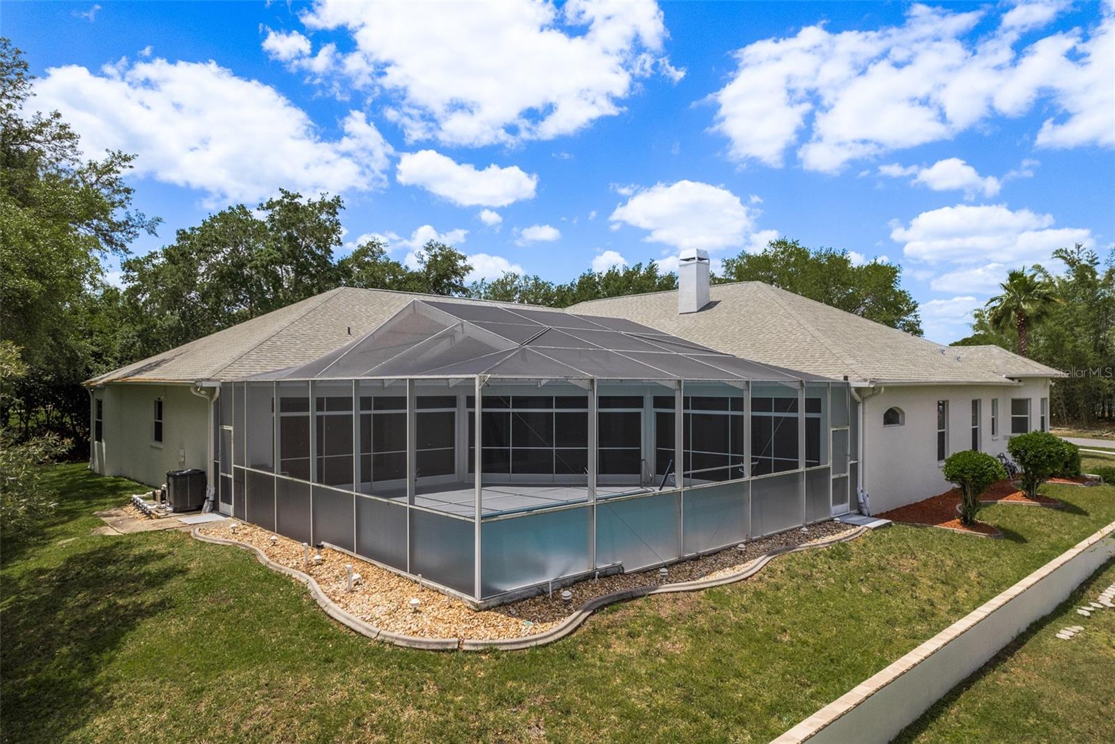 Listing photo id 77 for 456 Diamond Drive