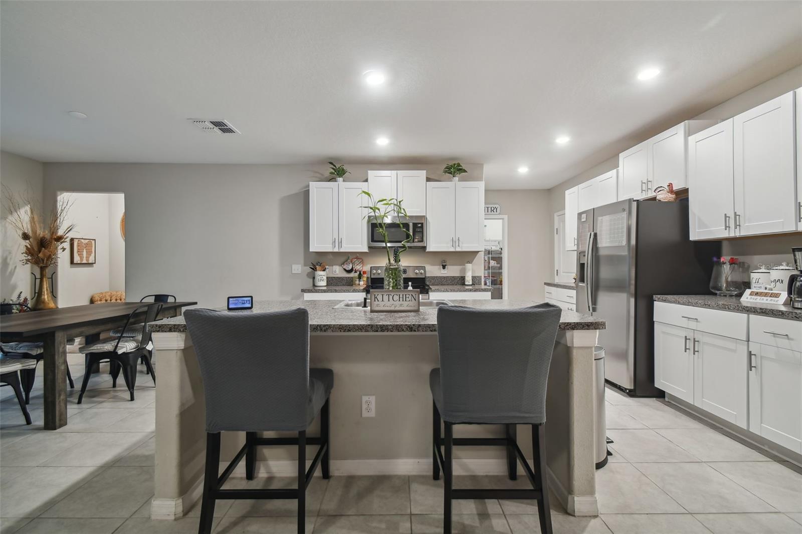 Listing photo id 12 for 6241 Spider Lily Way