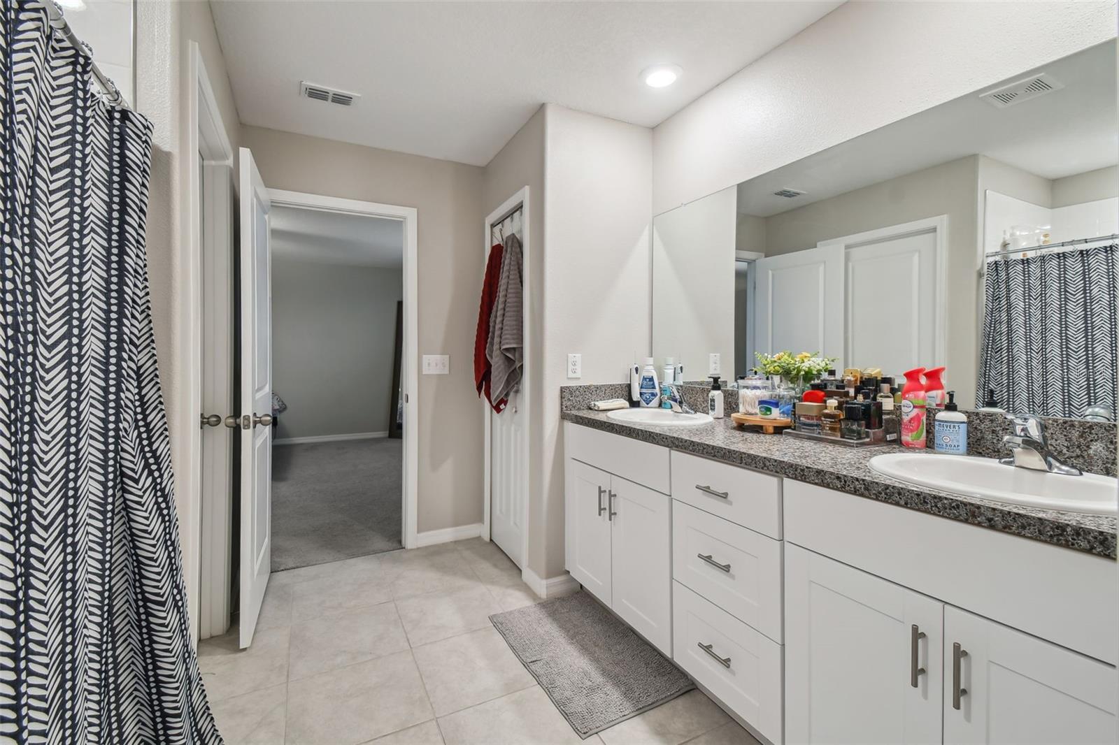 Listing photo id 39 for 6241 Spider Lily Way