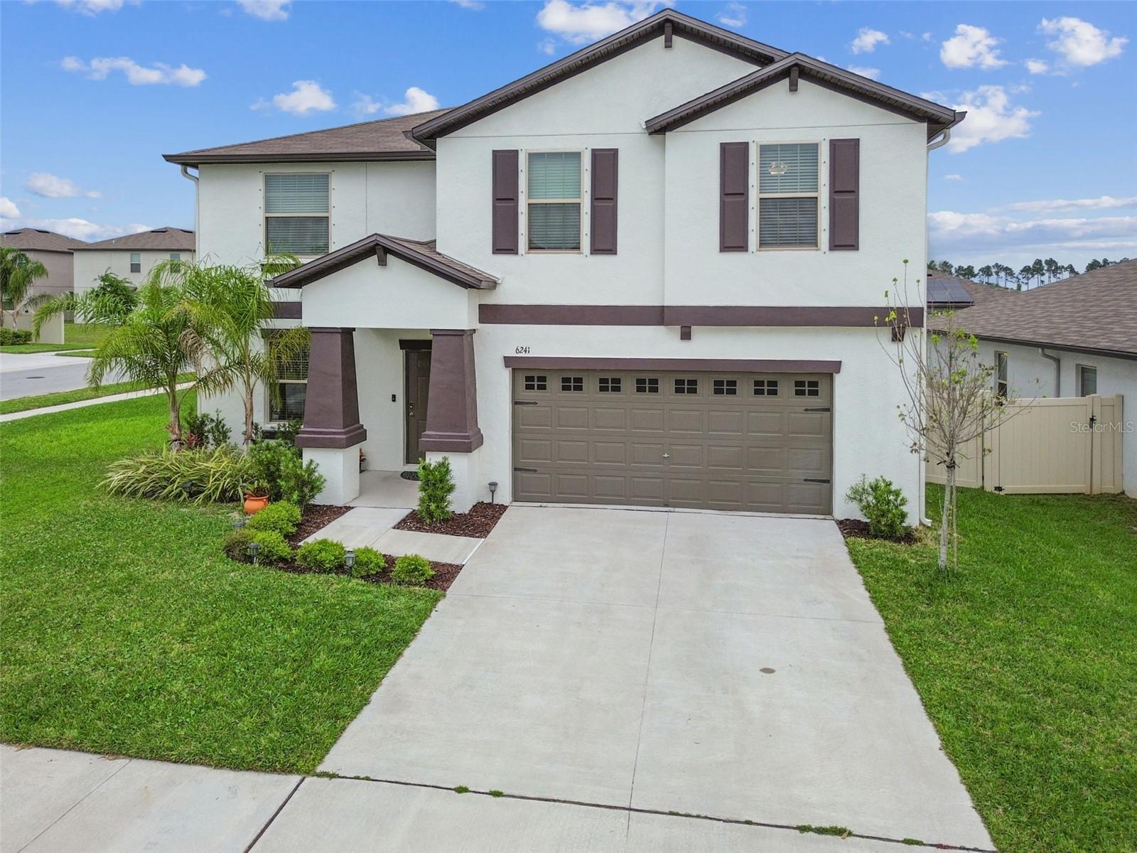 Listing photo id 57 for 6241 Spider Lily Way