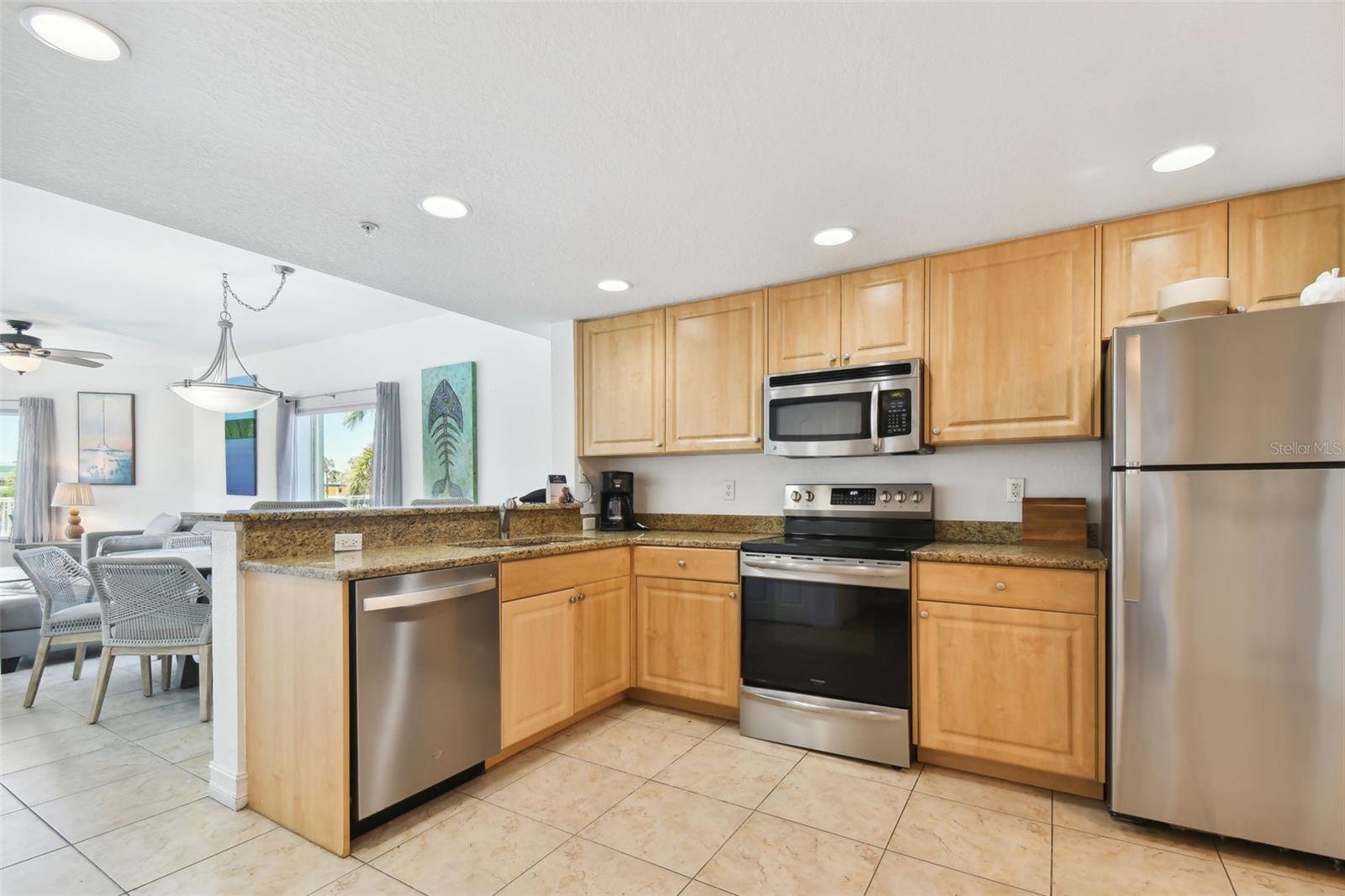 Image 12 of 68 For 11605 Gulf Boulevard 208