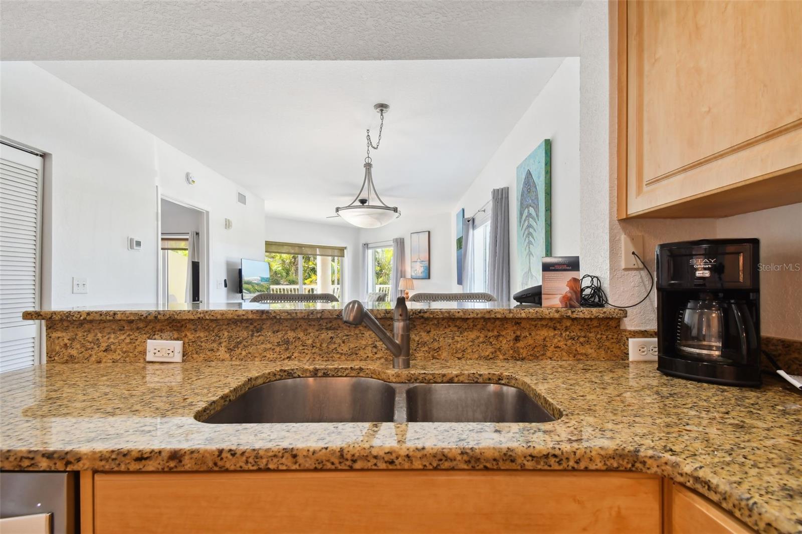 Image 14 of 68 For 11605 Gulf Boulevard 208