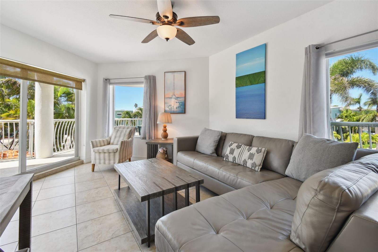 Image 18 of 68 For 11605 Gulf Boulevard 208