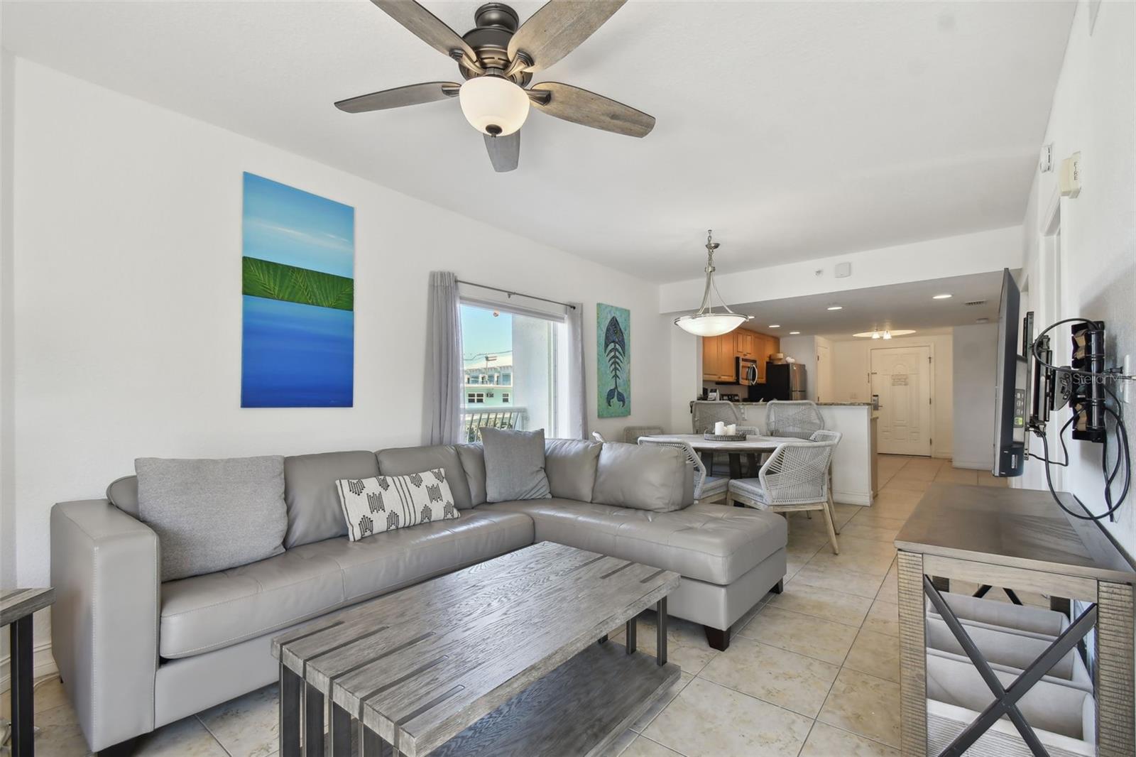 Image 19 of 68 For 11605 Gulf Boulevard 208