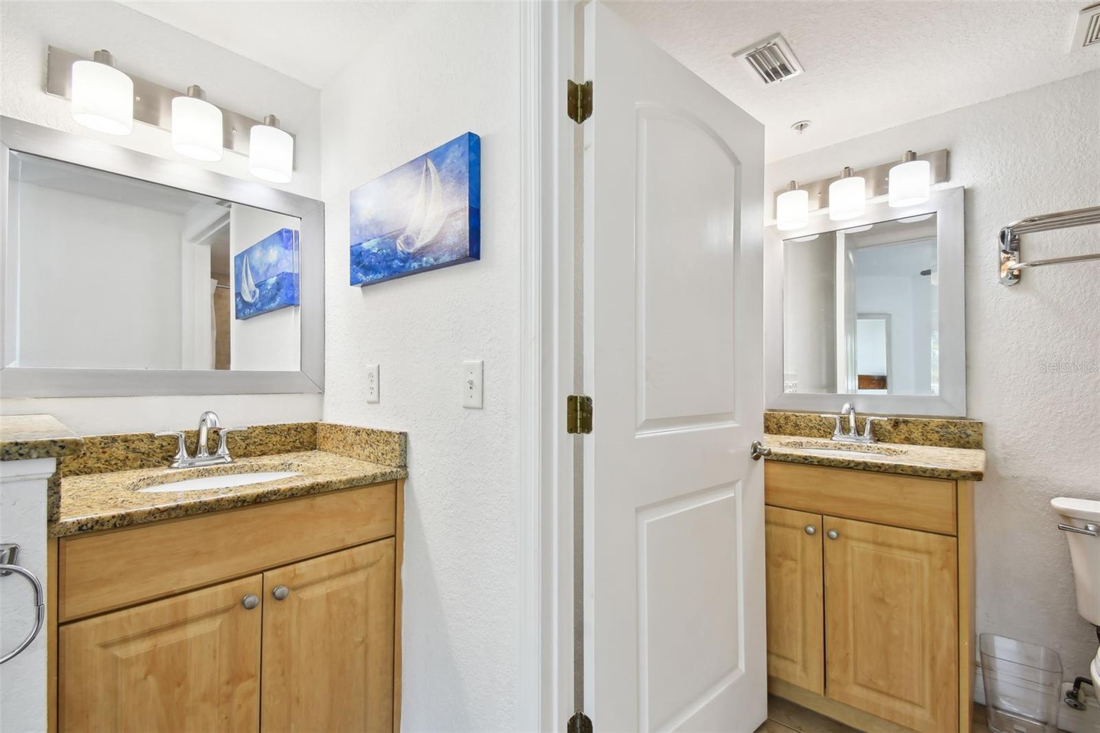 Image 29 of 68 For 11605 Gulf Boulevard 208