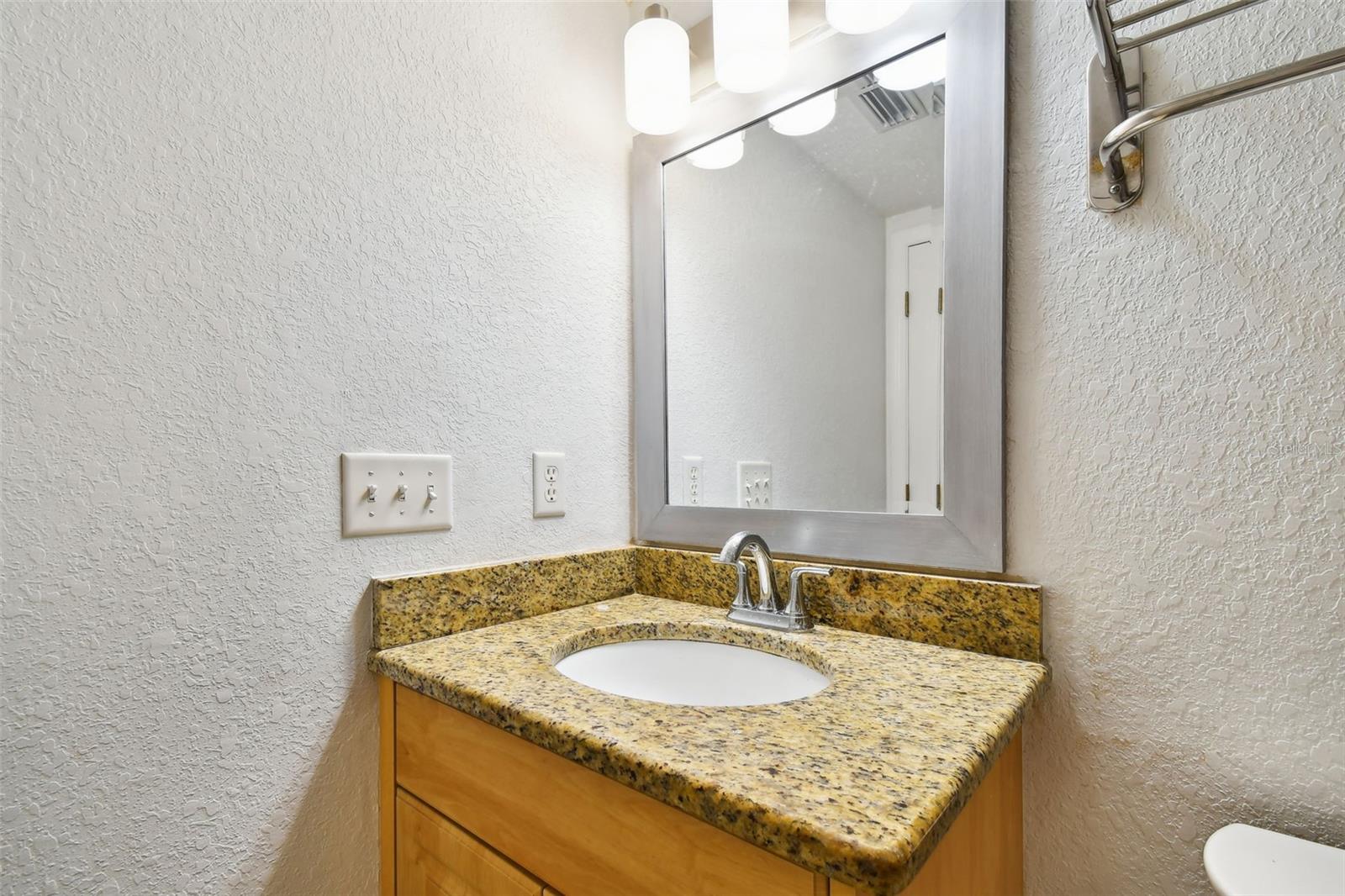 Image 32 of 68 For 11605 Gulf Boulevard 208