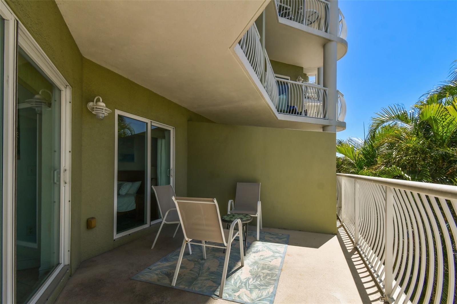 Image 38 of 68 For 11605 Gulf Boulevard 208