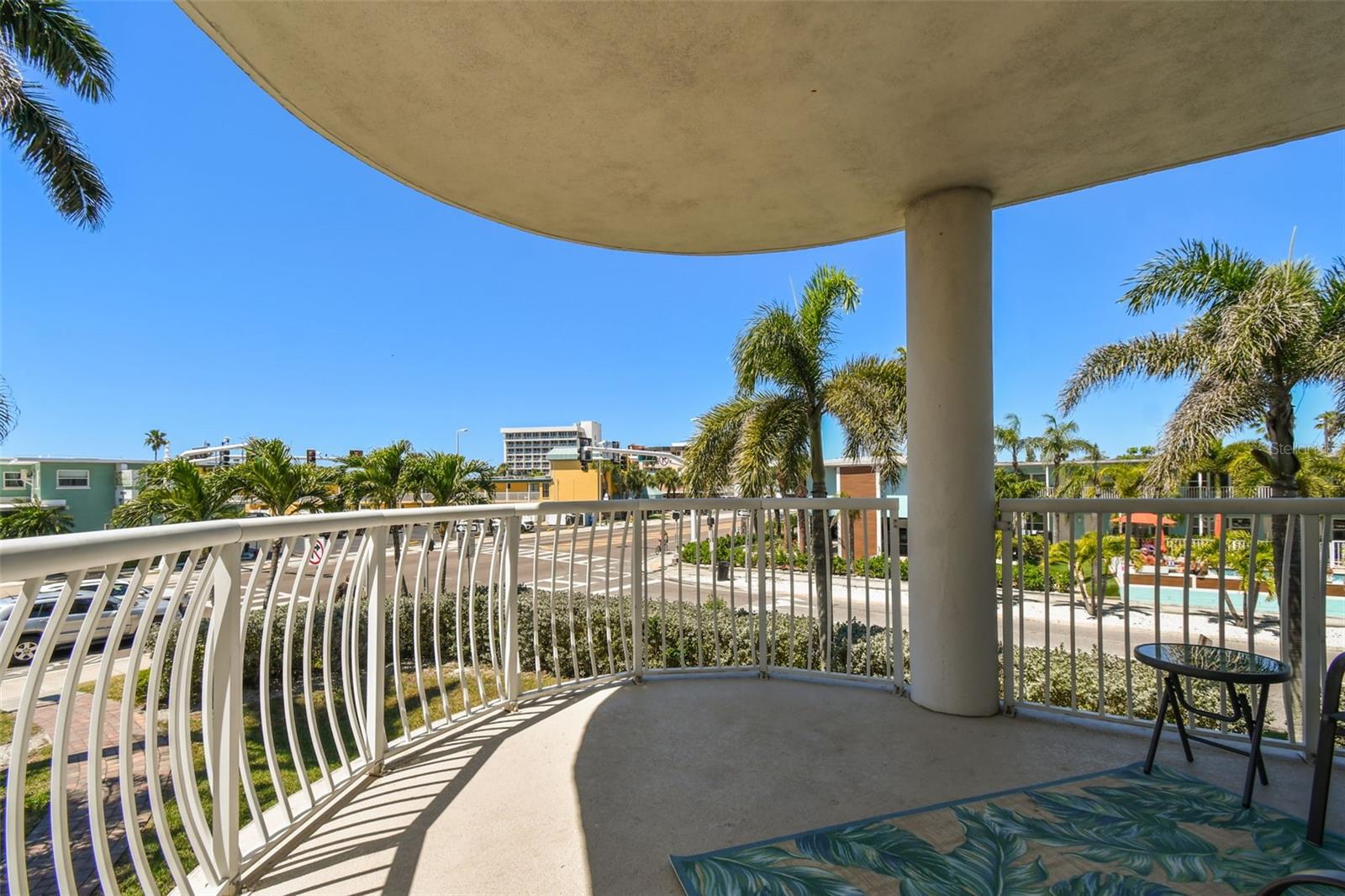 Image 39 of 68 For 11605 Gulf Boulevard 208