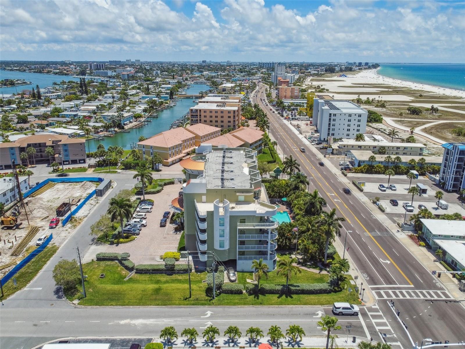Image 48 of 68 For 11605 Gulf Boulevard 208