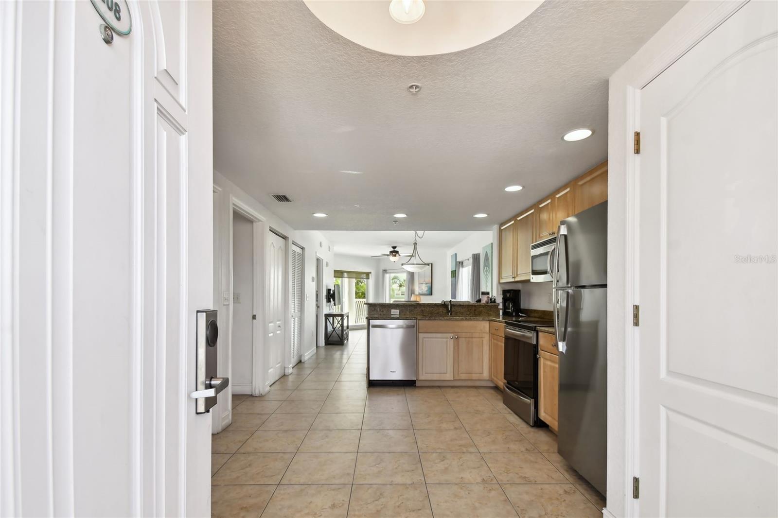 Image 5 of 68 For 11605 Gulf Boulevard 208