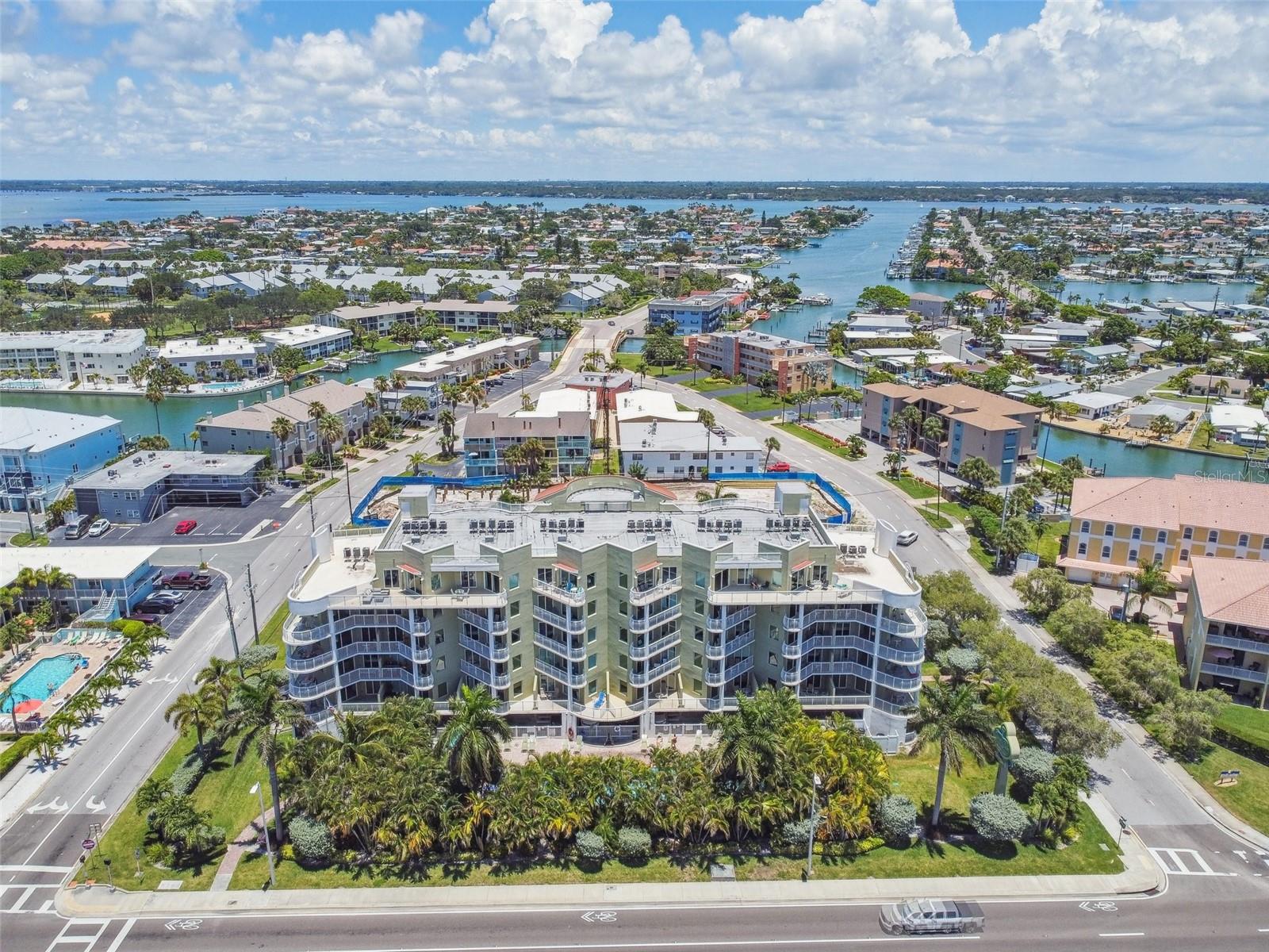Image 50 of 68 For 11605 Gulf Boulevard 208