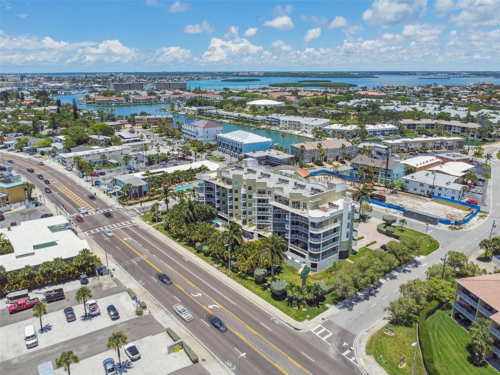 Image 51 of 68 For 11605 Gulf Boulevard 208