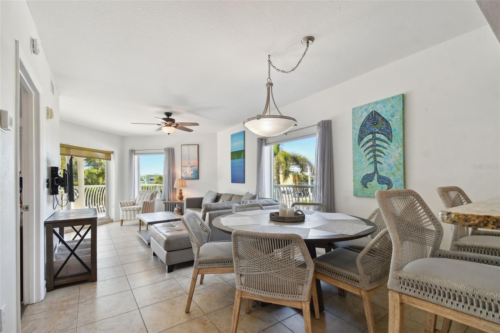 Image 6 of 68 For 11605 Gulf Boulevard 208